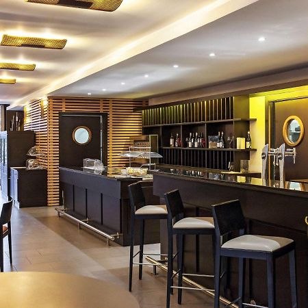 Hotel Ibis Barcelona Molins De Rei Esterno foto