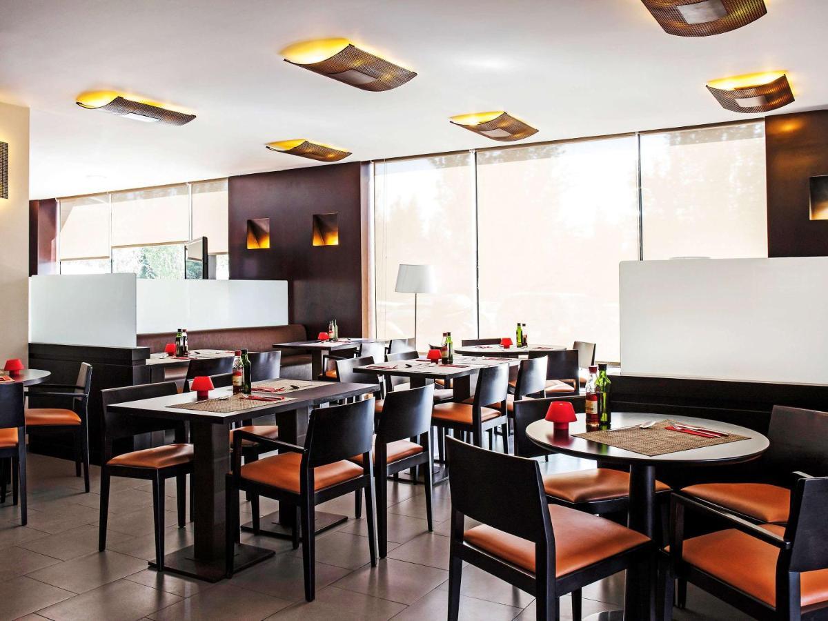 Hotel Ibis Barcelona Molins De Rei Esterno foto