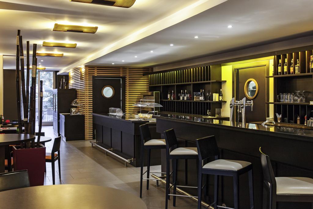 Hotel Ibis Barcelona Molins De Rei Esterno foto