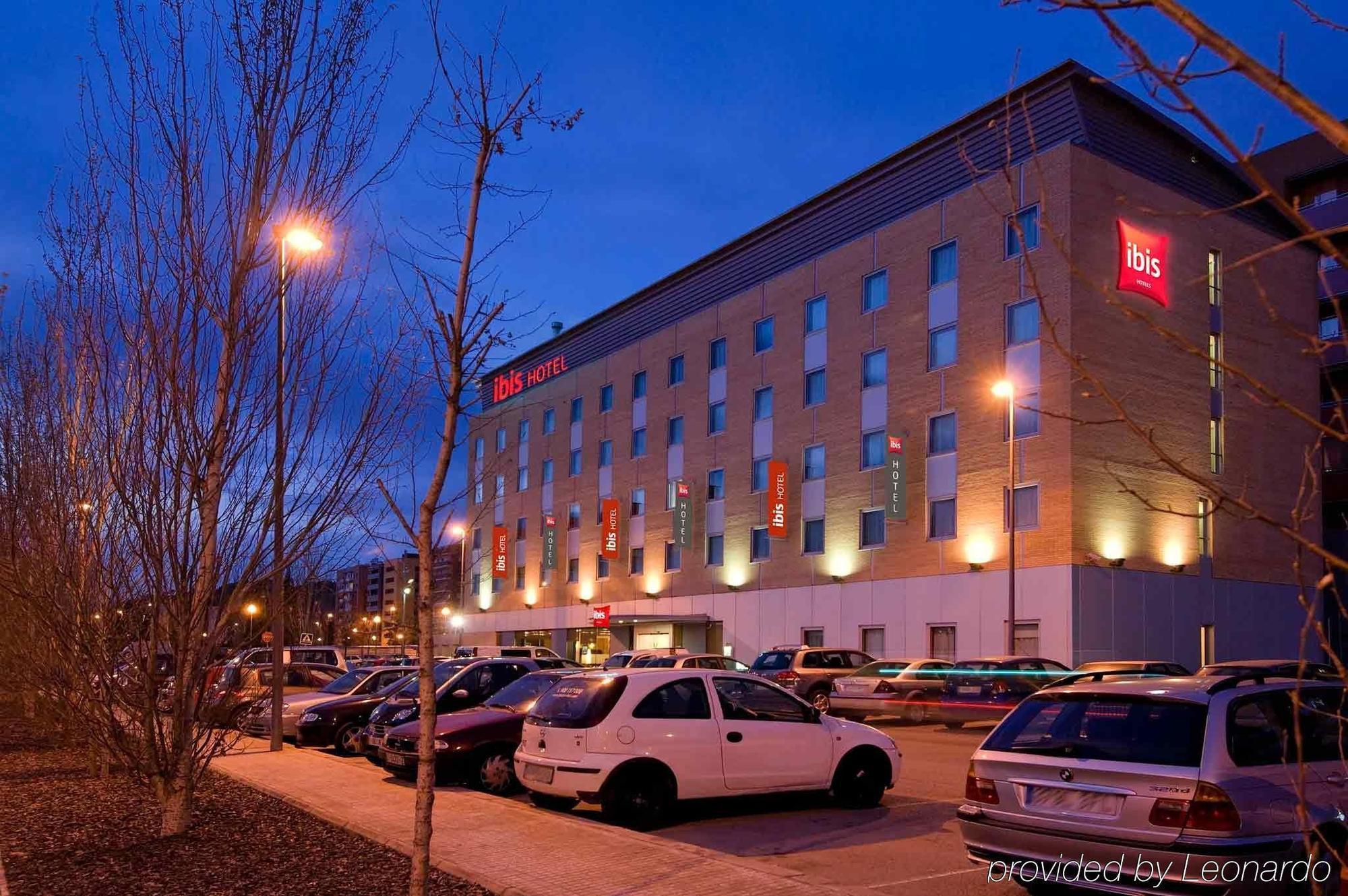 Hotel Ibis Barcelona Molins De Rei Esterno foto