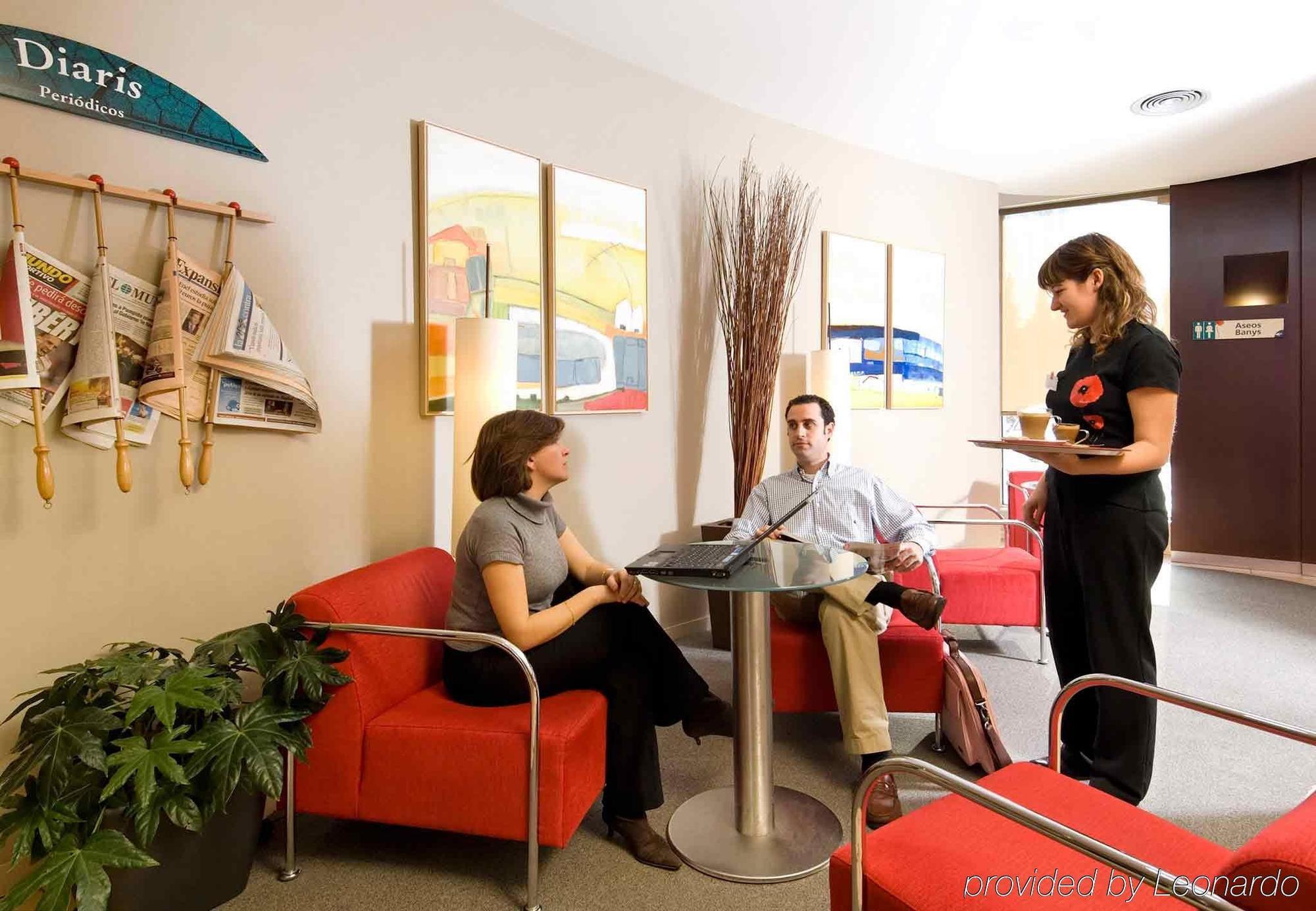 Hotel Ibis Barcelona Molins De Rei Esterno foto