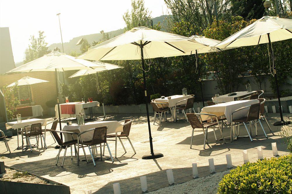 Hotel Ibis Barcelona Molins De Rei Esterno foto