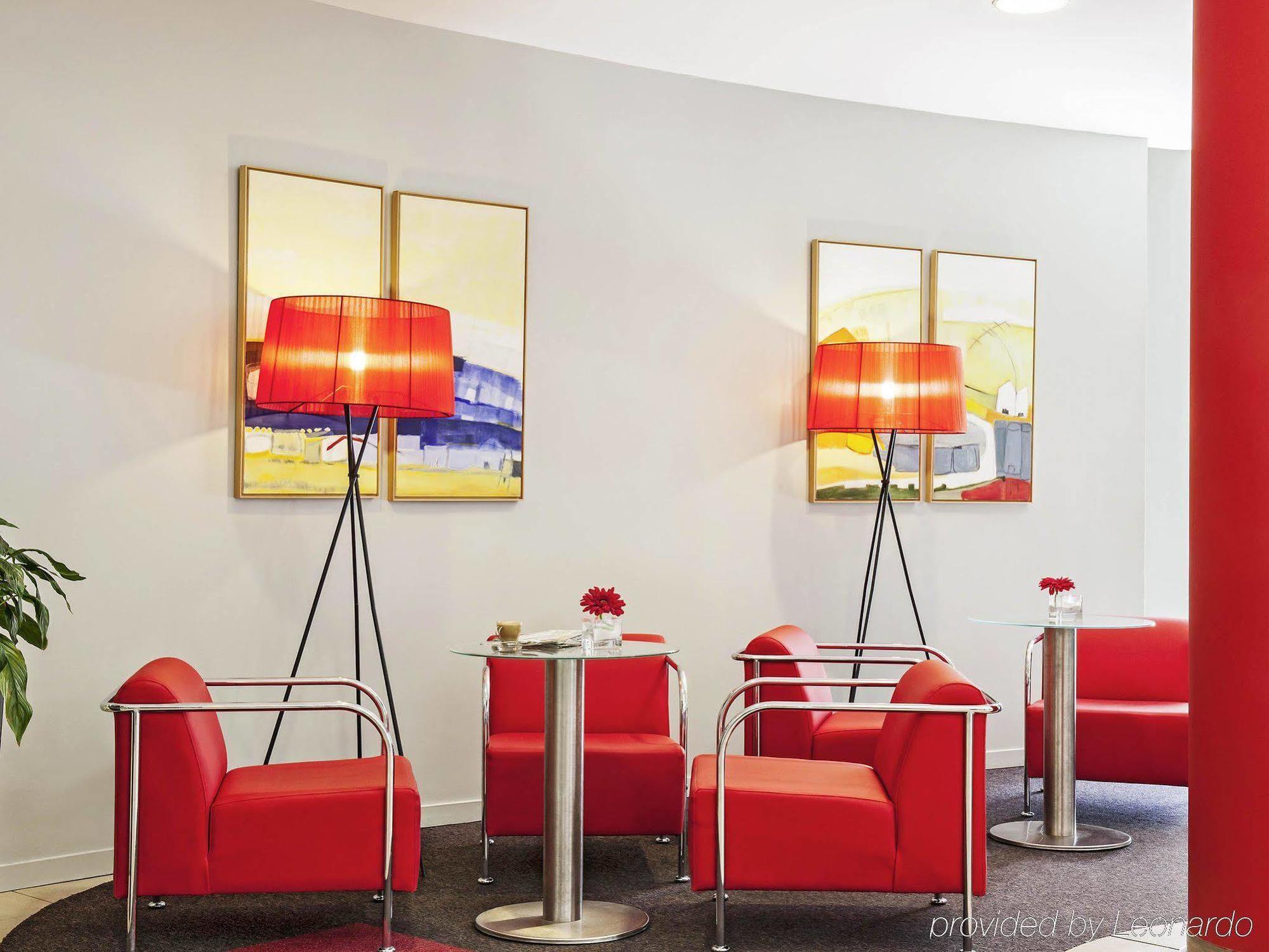 Hotel Ibis Barcelona Molins De Rei Esterno foto
