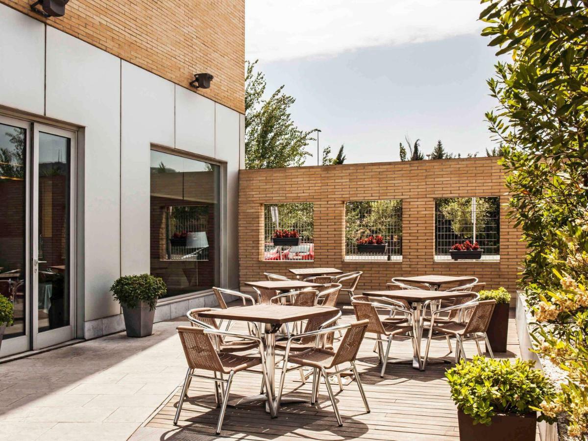 Hotel Ibis Barcelona Molins De Rei Esterno foto