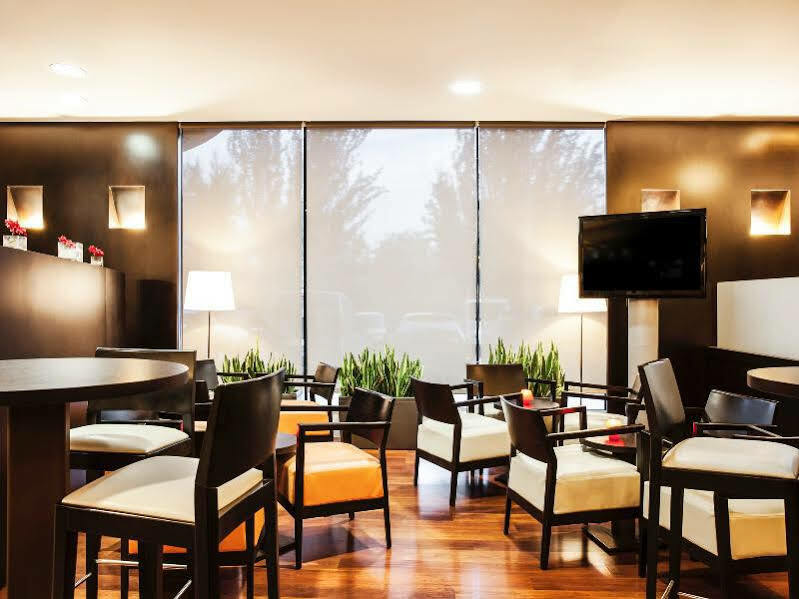 Hotel Ibis Barcelona Molins De Rei Esterno foto