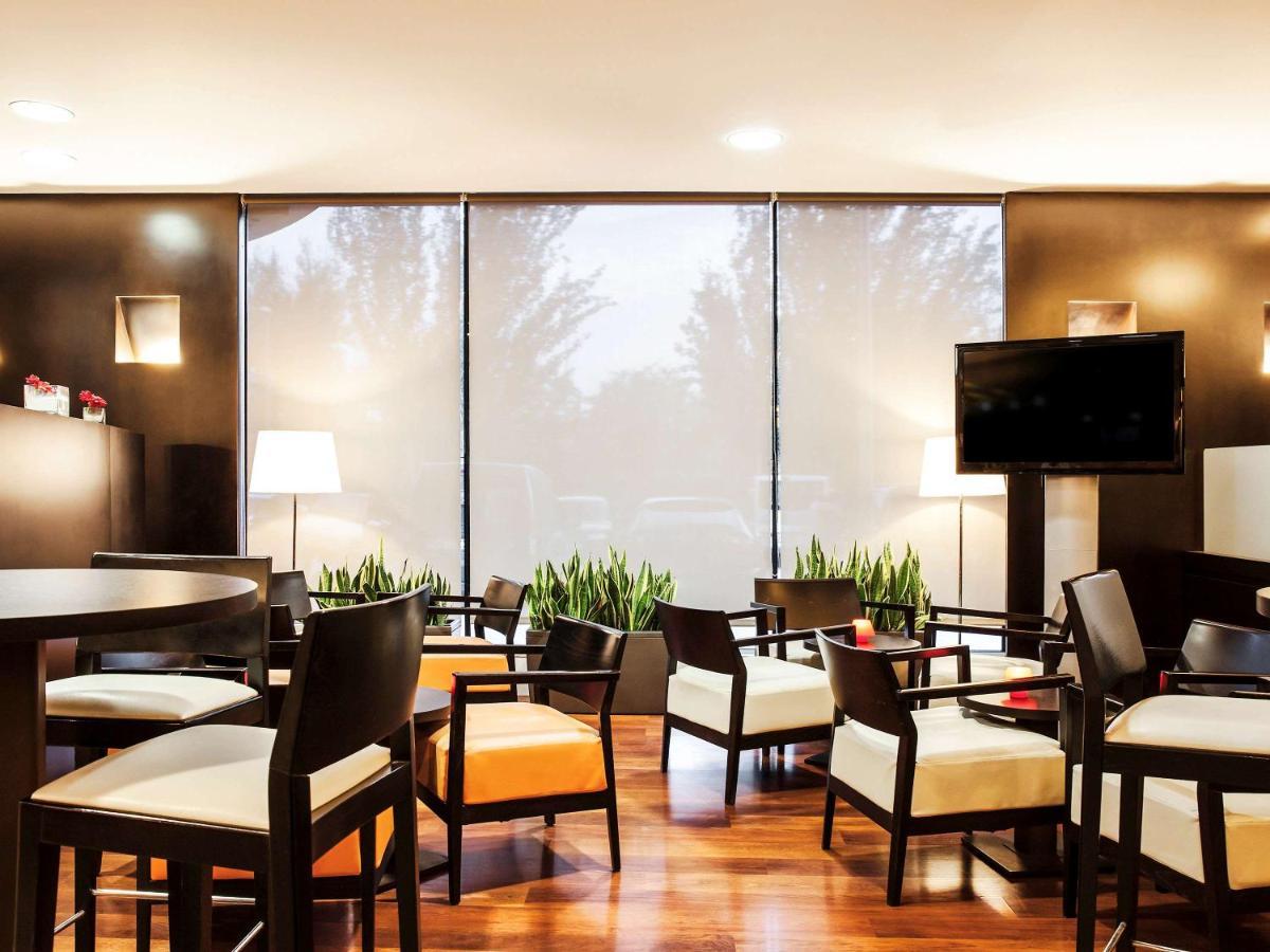 Hotel Ibis Barcelona Molins De Rei Esterno foto